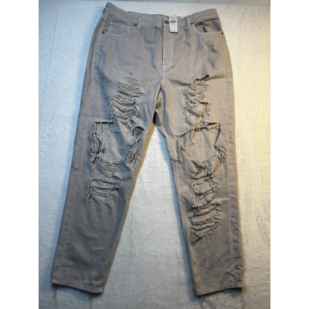 NWT American Eagle Mom Jeans Women's Size 18 Long Grey Distressed